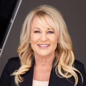 Meet your Posher, Debra